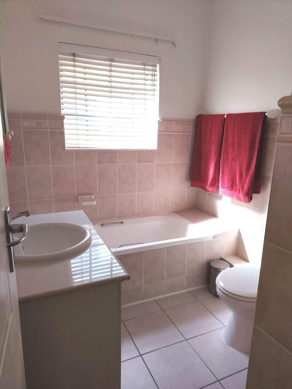 To Let 3 Bedroom Property for Rent in Sandbaai Western Cape